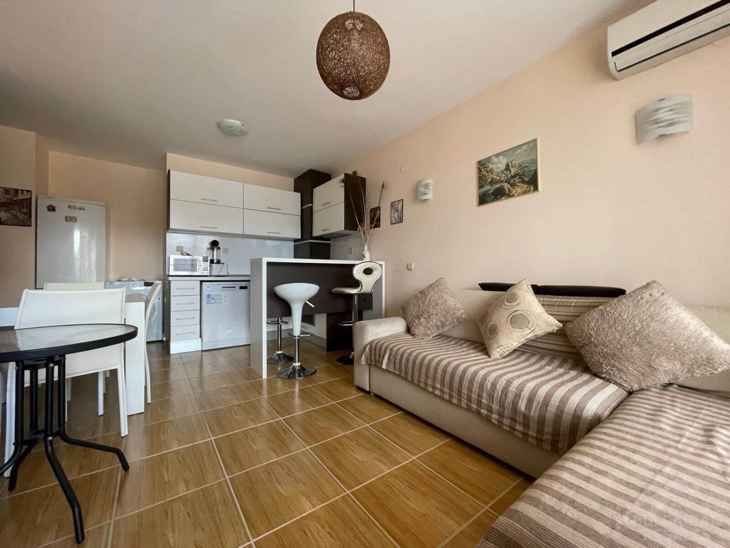 Stylishly furnished apartment 100 meters from the beach ID: 3233 - Photo 2