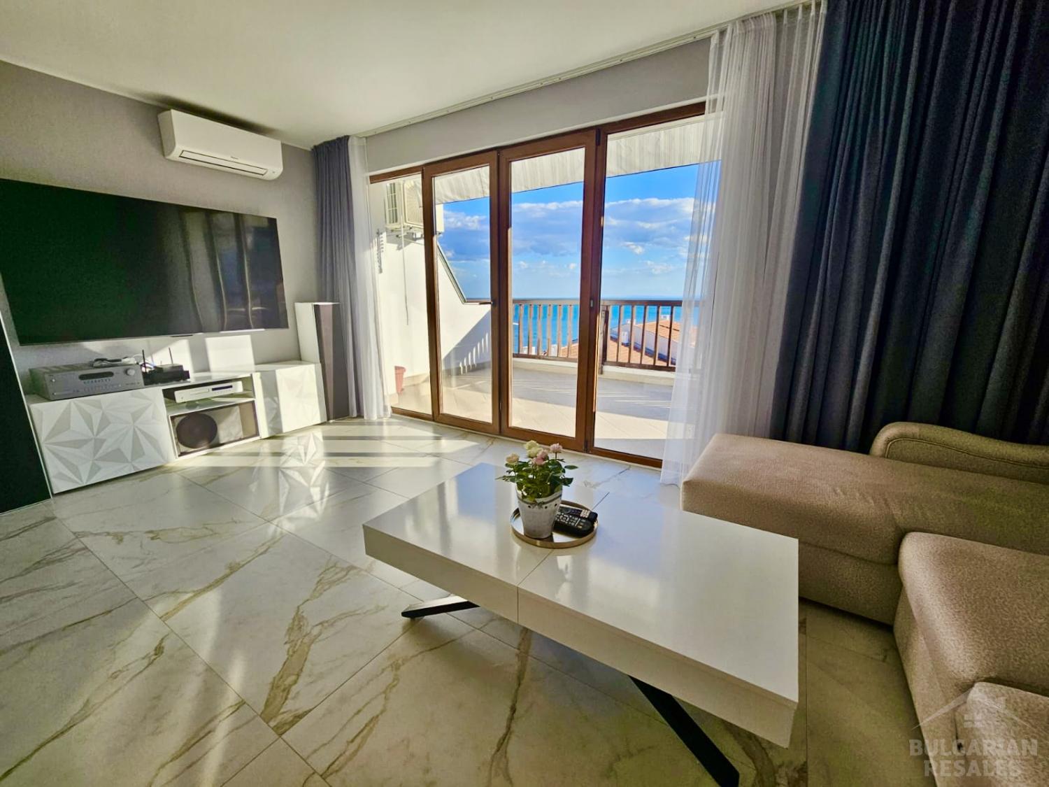 Pierwsza linia! Luksusowy apartament z widokiem na morze i góry ID: 5660 - Фото3