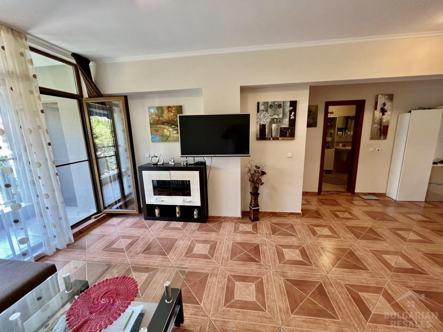 Първа линия и гледка към басейна! Апартамент в „Sun Wave“ ID: 4821 - Снимка 4