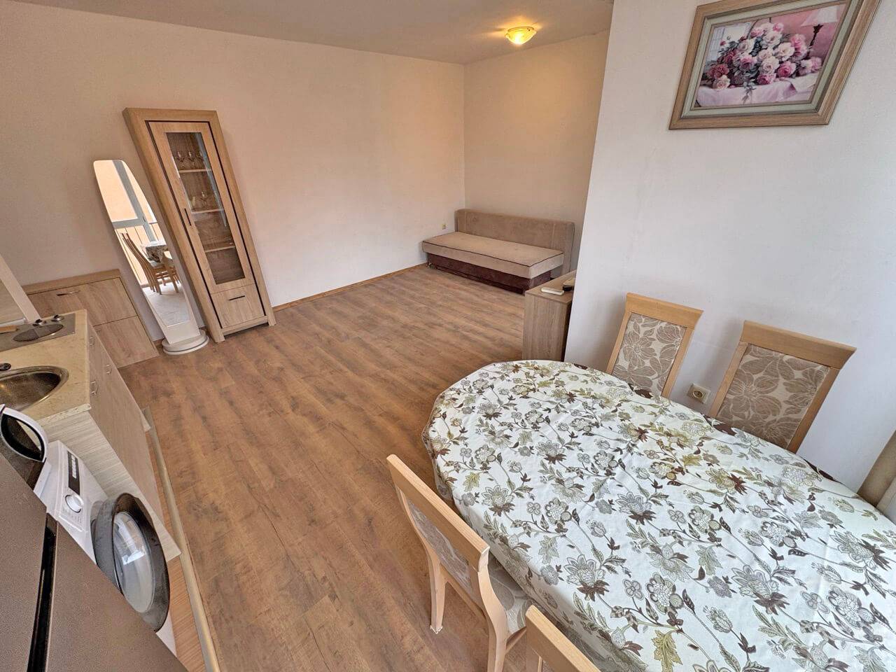 Светли стаи, 2 тераси, комплекс „Sunny View Central“, курорт Слънчев бряг ID: 6050 - Снимка 6