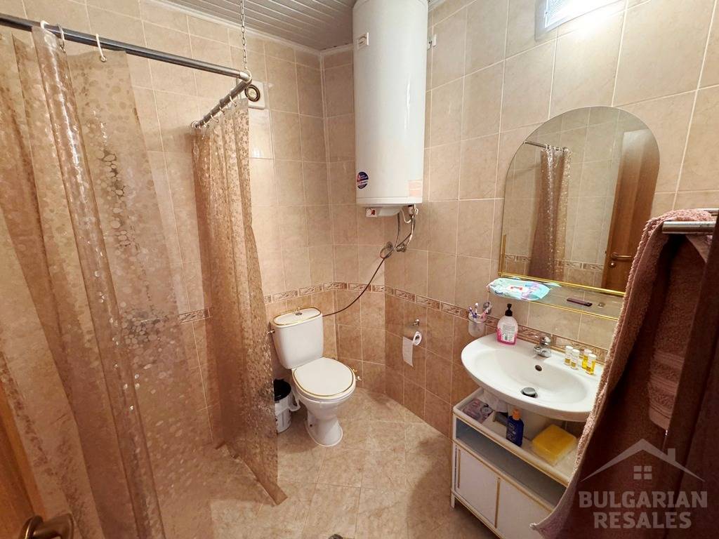 Трехкомнатная квартира с ремонтом, курорт Солнечный берег, комплекс 