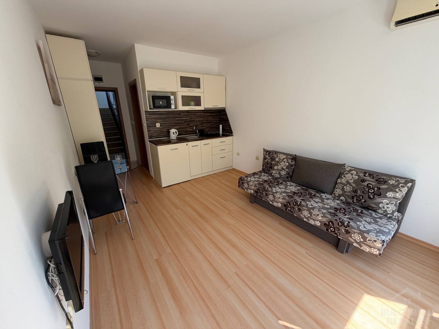 Недорогая студия с новой мебелью ID: 6378 - Фото 3