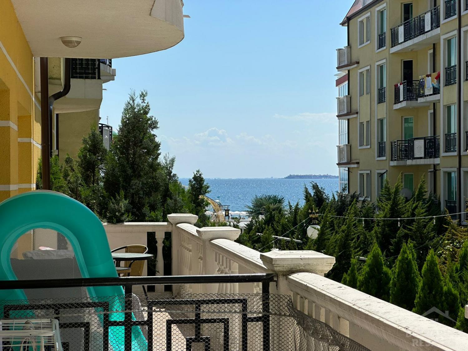 Mieszkanie z nowymi meblami, pierwsza linia, boczny widok na morze! ID: 4244 - Фото1