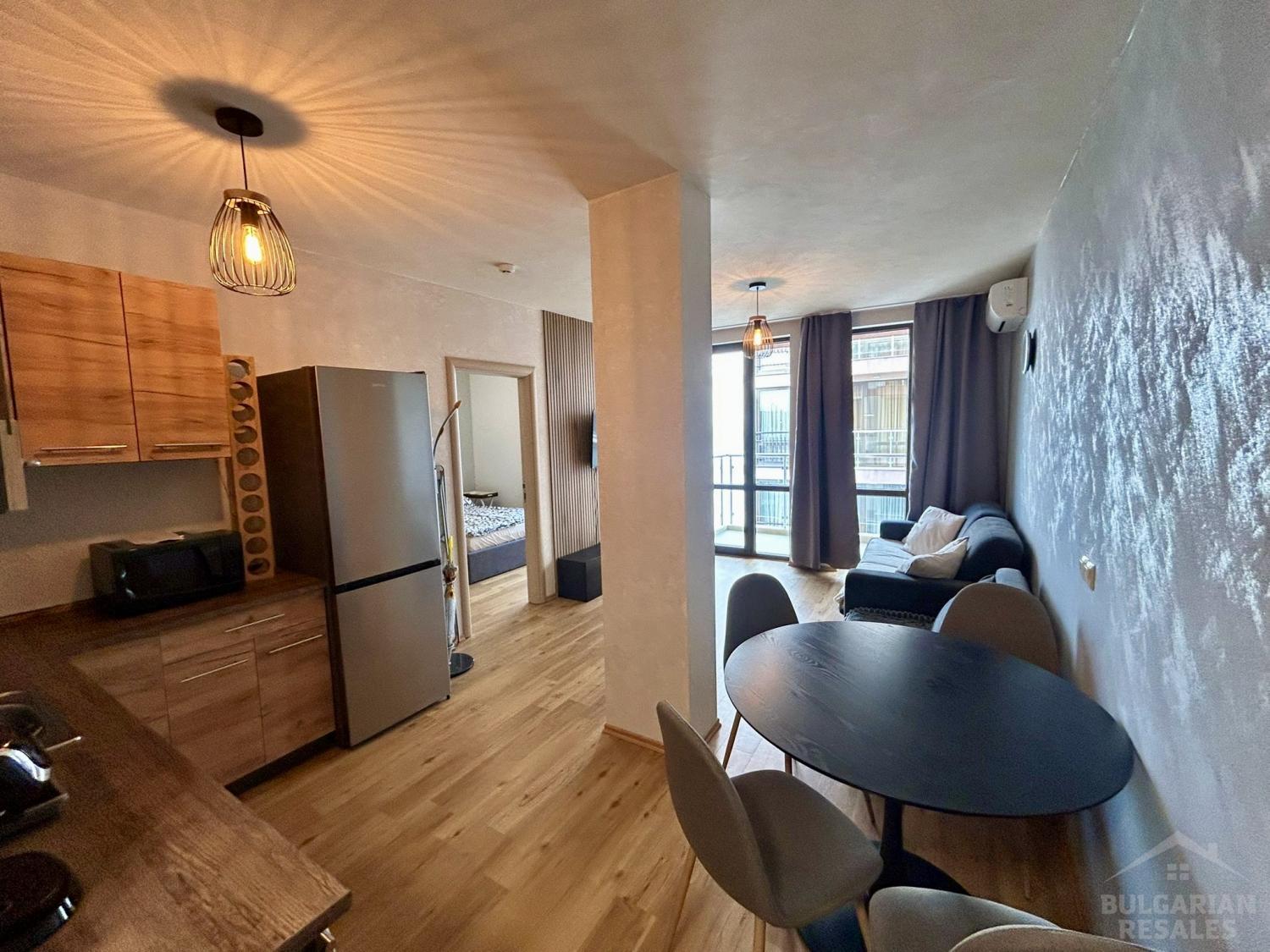 Модерен интериор и изглед към басейна — апартамент в „Tarsis 2“ ID: 5769 - Снимка 2