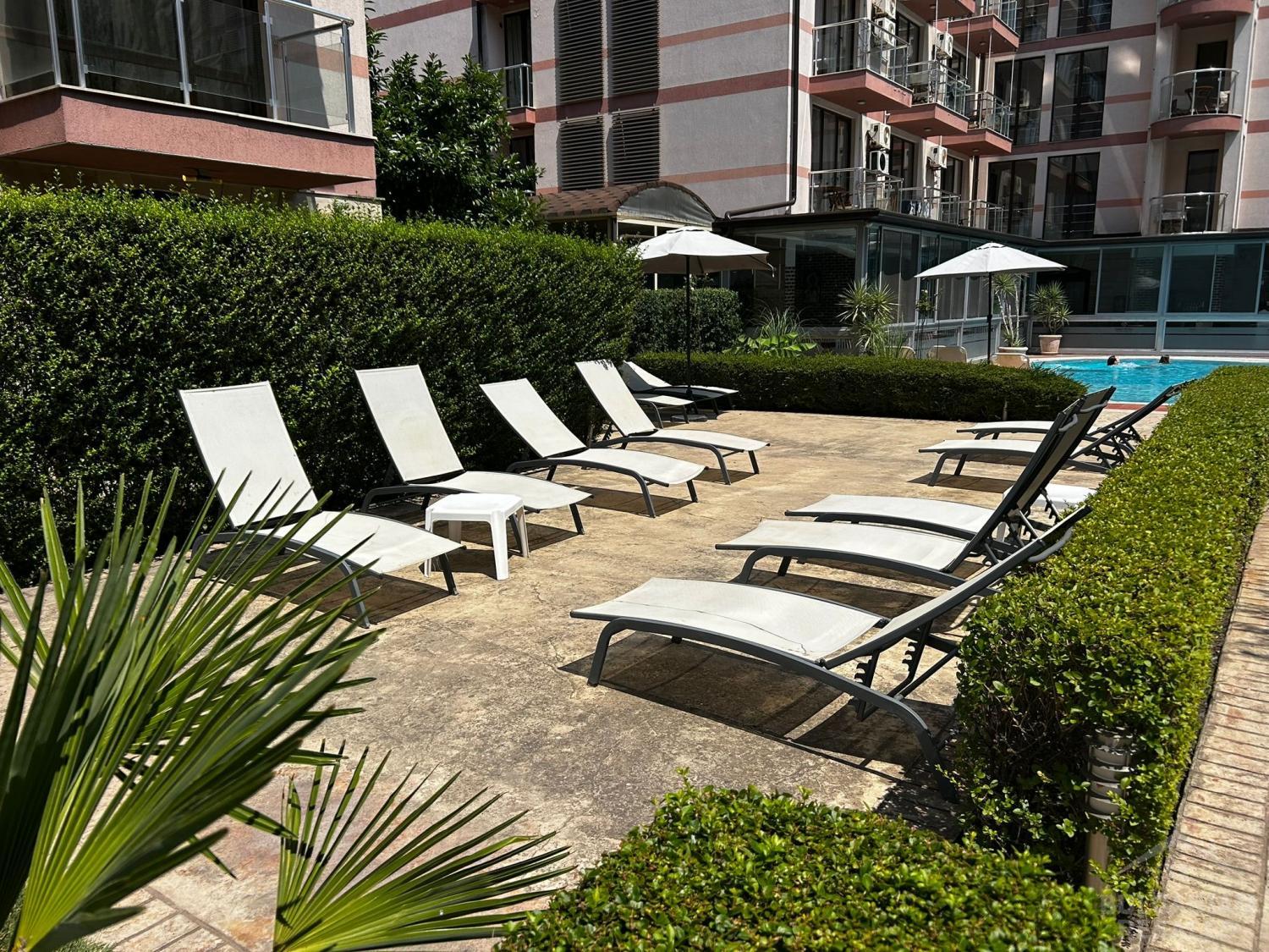 Двухэтажный апартамент, 3 комнаты, вид на бассейн, комплекс 