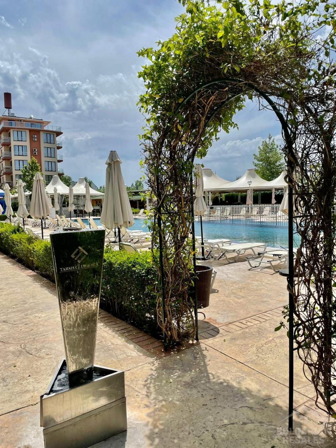 Двухэтажный апартамент, 3 комнаты, вид на бассейн, комплекс 