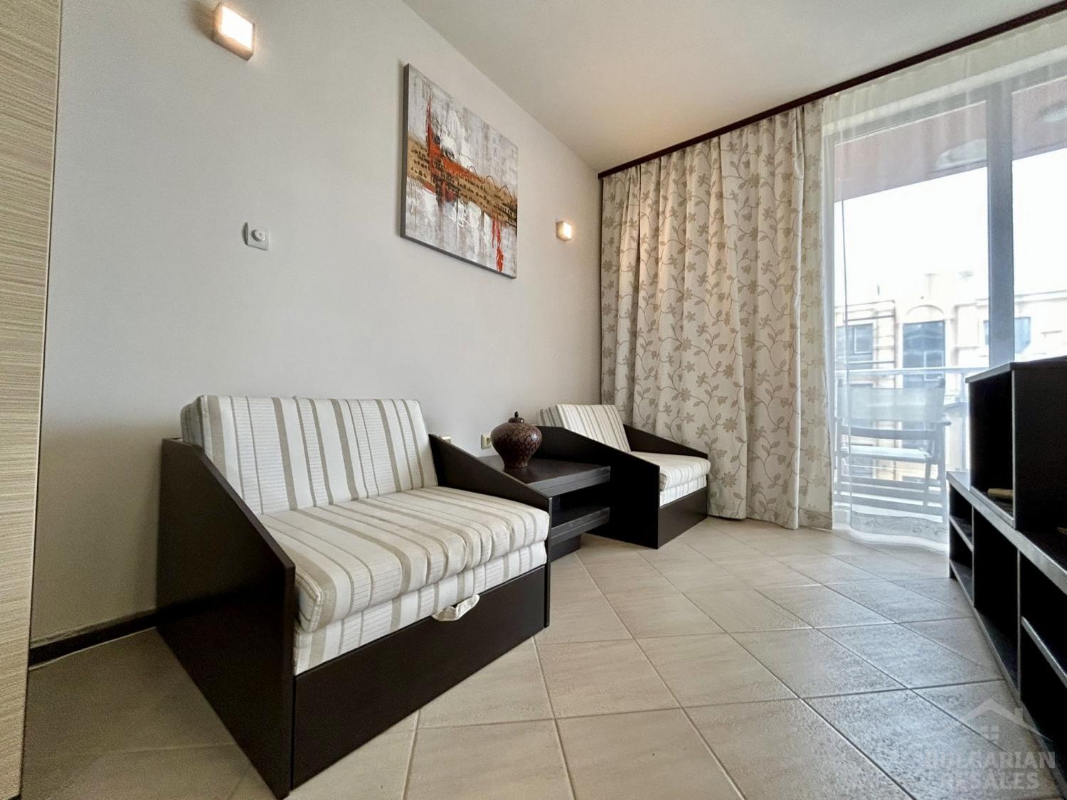 Студия с отдельной кухней в комплексе 