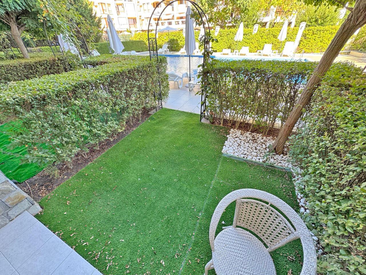 Studio in the U-Dacha complex with private access to the pool ID: 5501 - Photo 8