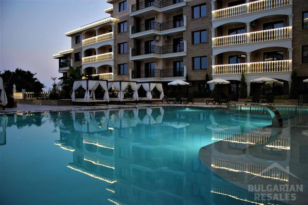 A well-renovated studio in the luxury “Valencia Gardens” complex, Nessebar ID: 6040 - Photo 1