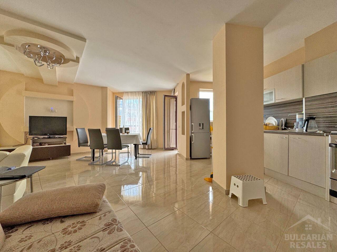 Pool view. Apartment for a large family in the “VIP Image” complex ID: 6206 - Photo 3