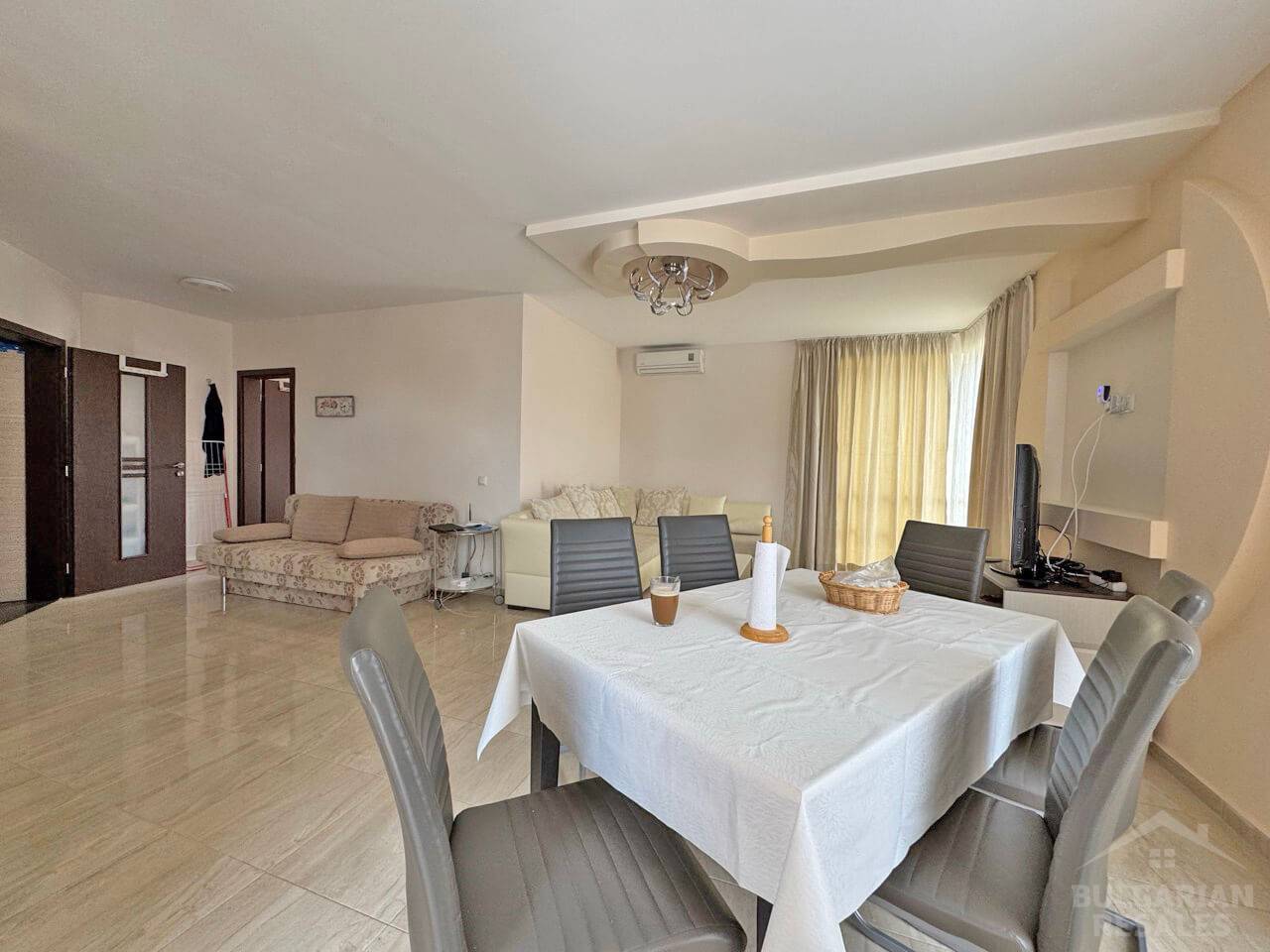 Pool view. Apartment for a large family in the “VIP Image” complex ID: 6206 - Photo 5