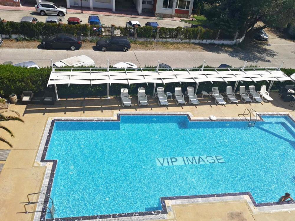 Apartment with a view of the pool in the complex of VIP Image, 60 m²